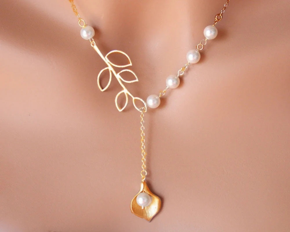 Pearly Lily Lariat Necklace White and Yellow Gold Plated