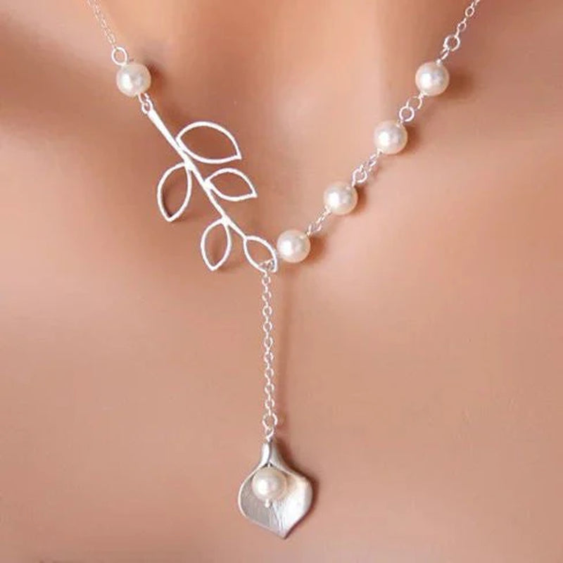 Pearly Lily Lariat Necklace White and Yellow Gold Plated