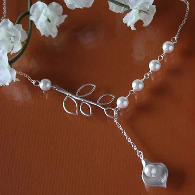 Pearly Lily Lariat Necklace White and Yellow Gold Plated